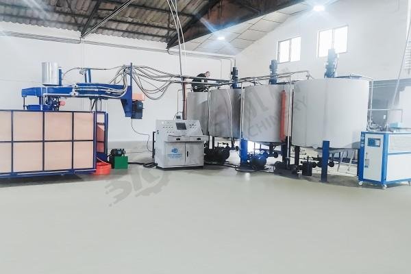 Maschine zur Herstellung von Memory Foam