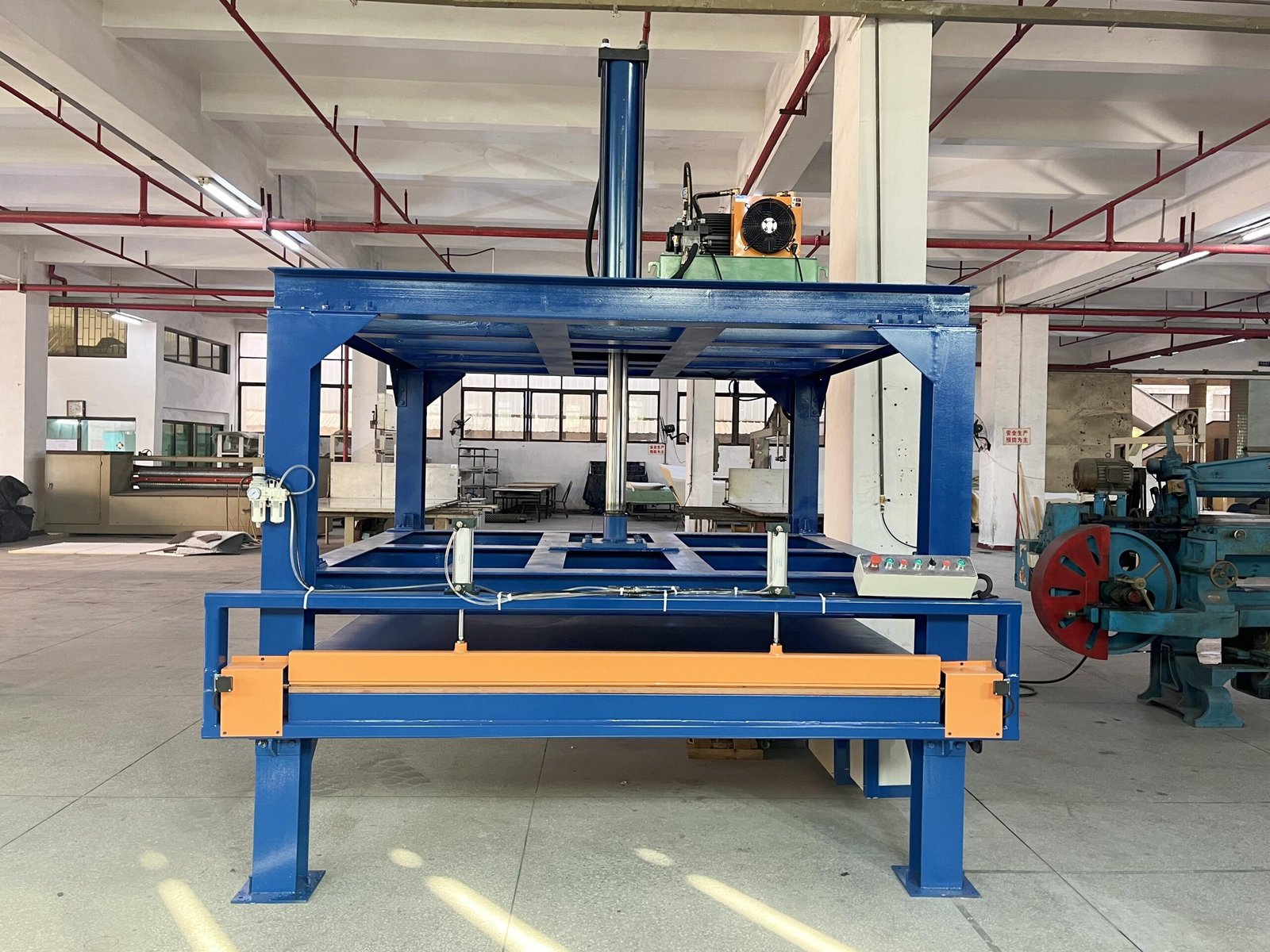 Máquina empaquetadora de colchones